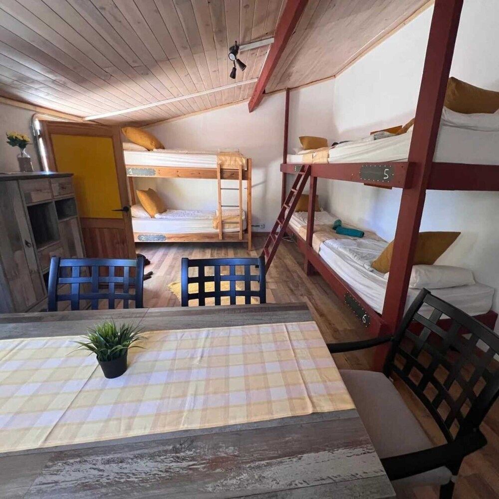Standard Shared Dormitory, Mixed Dorm, Non Smoking, Mountain View