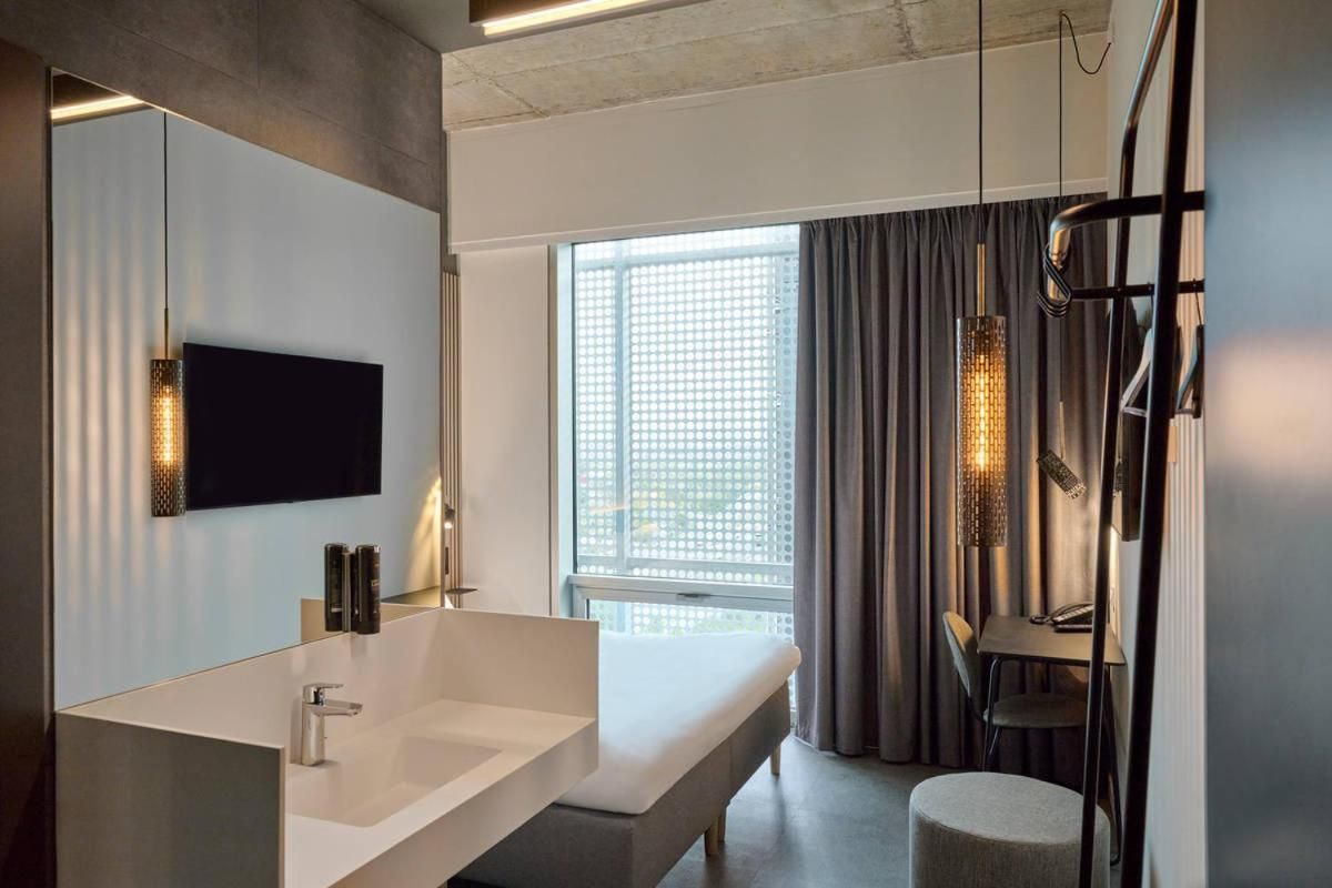 undefined Zleep Hotel Madrid Airport 8