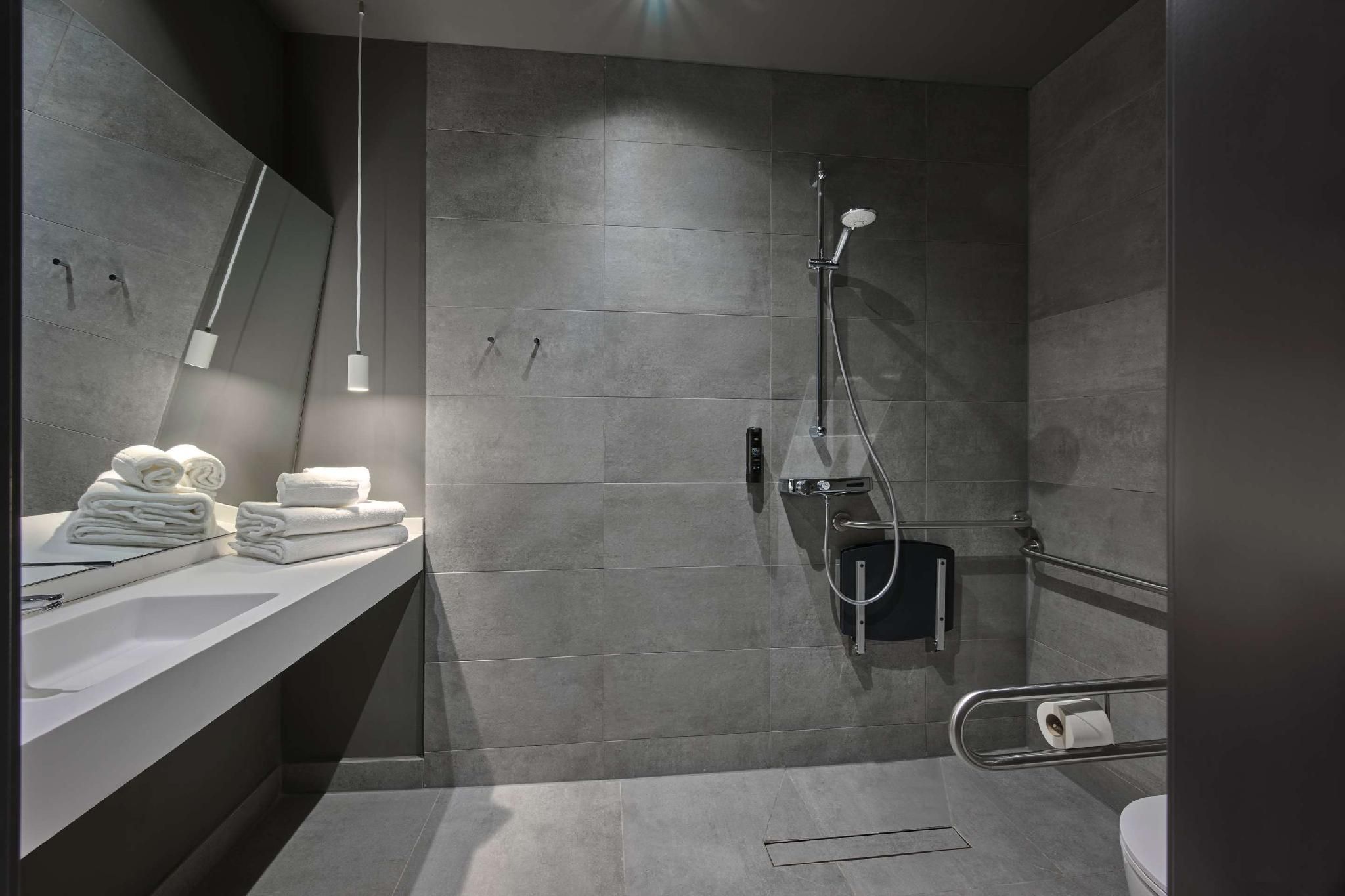 undefined Zleep Hotel Madrid Airport 5