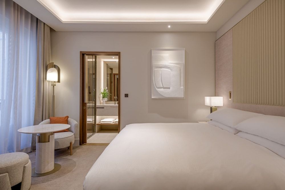 JW Marriott Hotel Madrid Deluxe Room, 1 King Bed, Non Smoking, Courtyard View