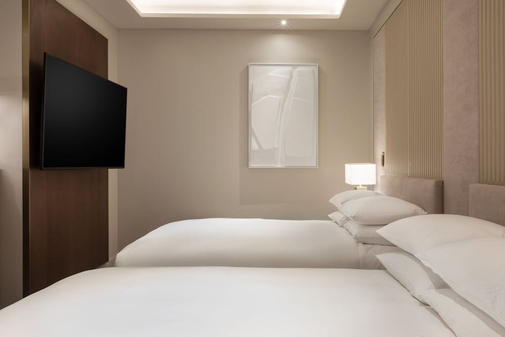 undefined JW Marriott Hotel Madrid 9