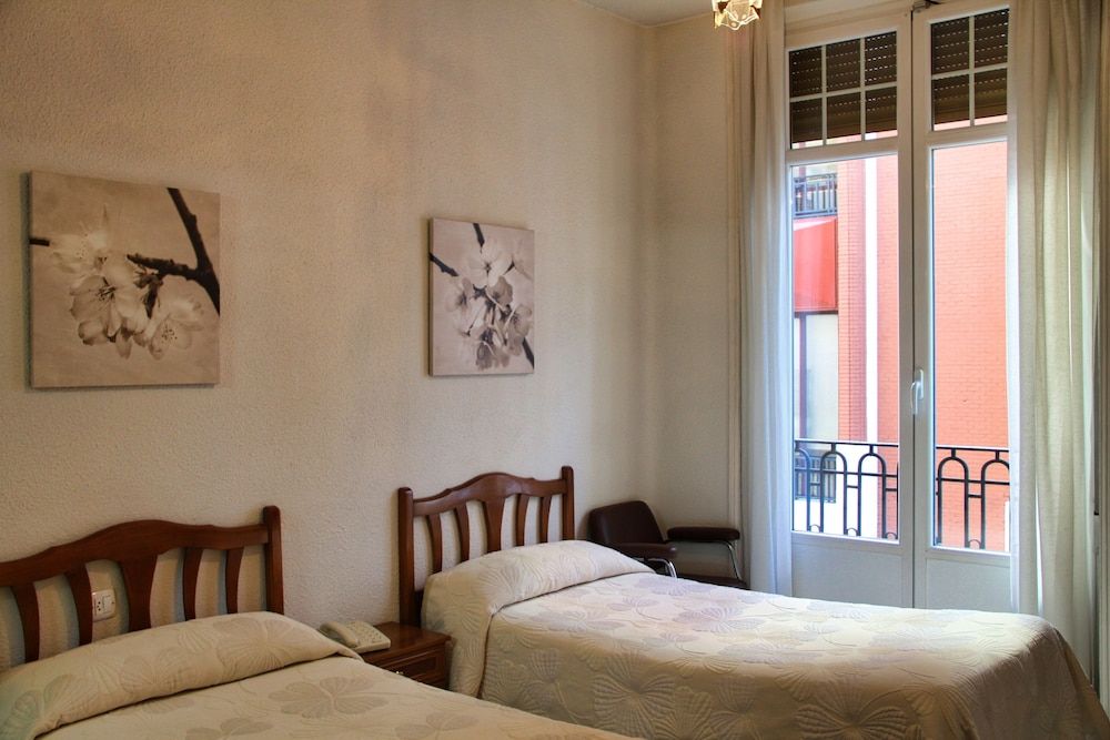 undefined Hostal Excelsior 6