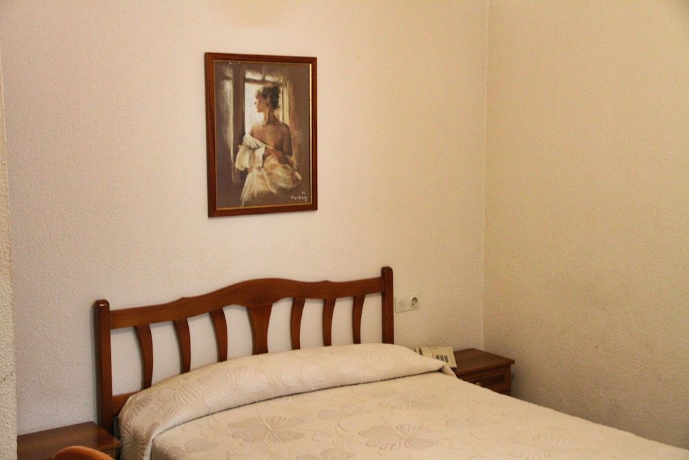 undefined Hostal Excelsior 7