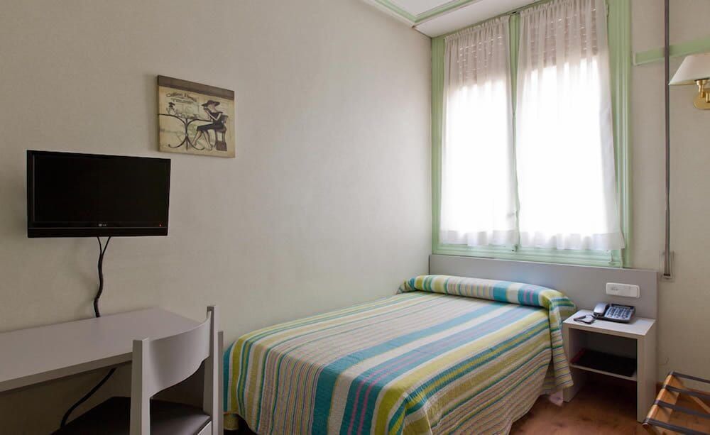 Hostal Andorra Single Room