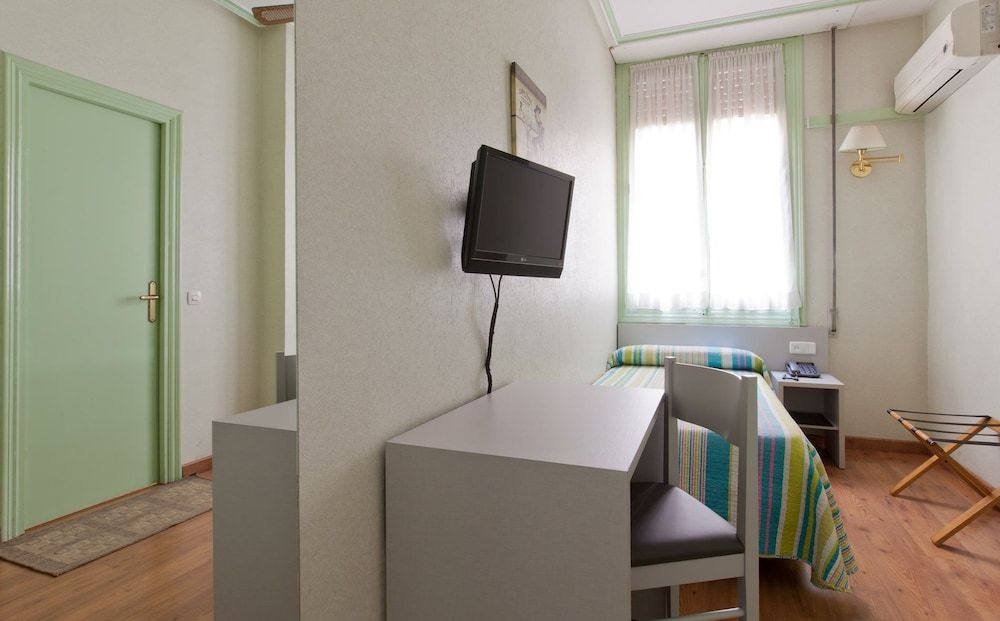 Hostal Andorra Single Room 2