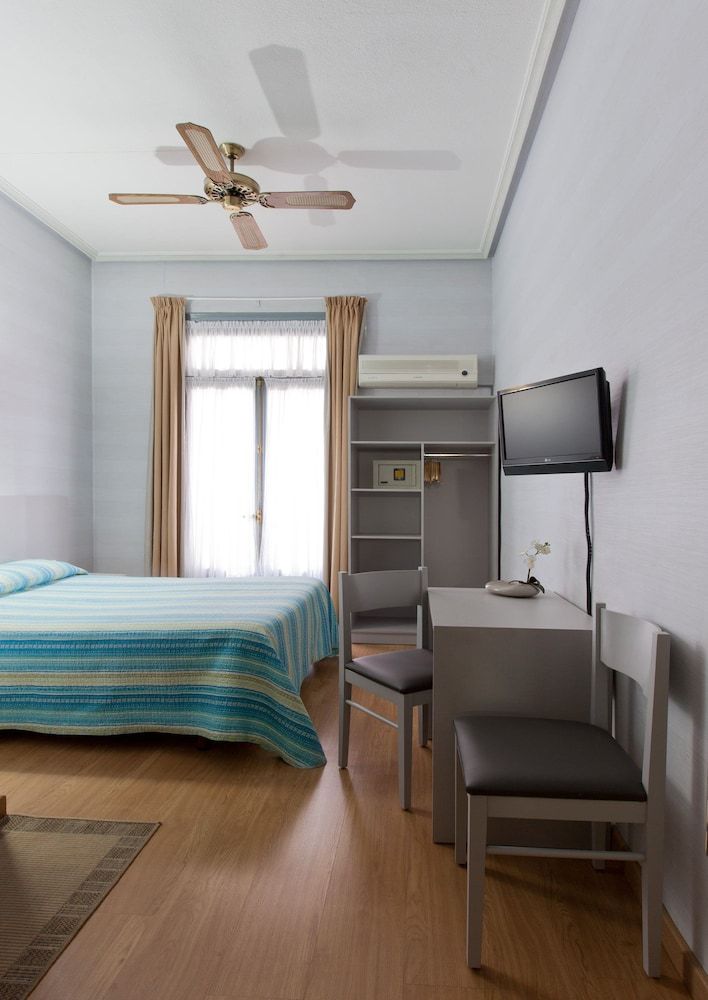 undefined Hostal Andorra 4