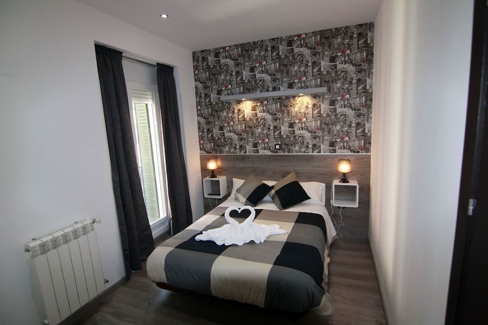 undefined Hostal MH Fuencarral