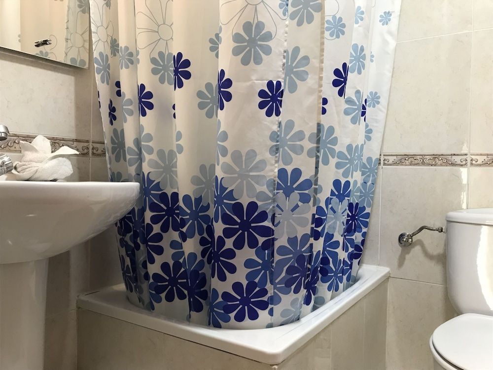 Hostal Internacional Single Room 3