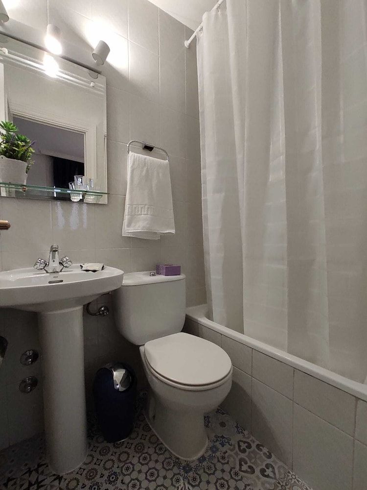 undefined Hostal Alfaro 7