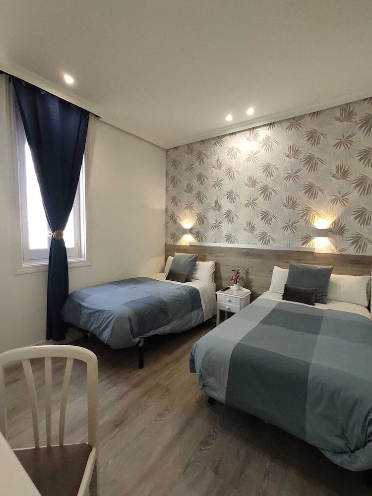 undefined Hostal Alfaro 3