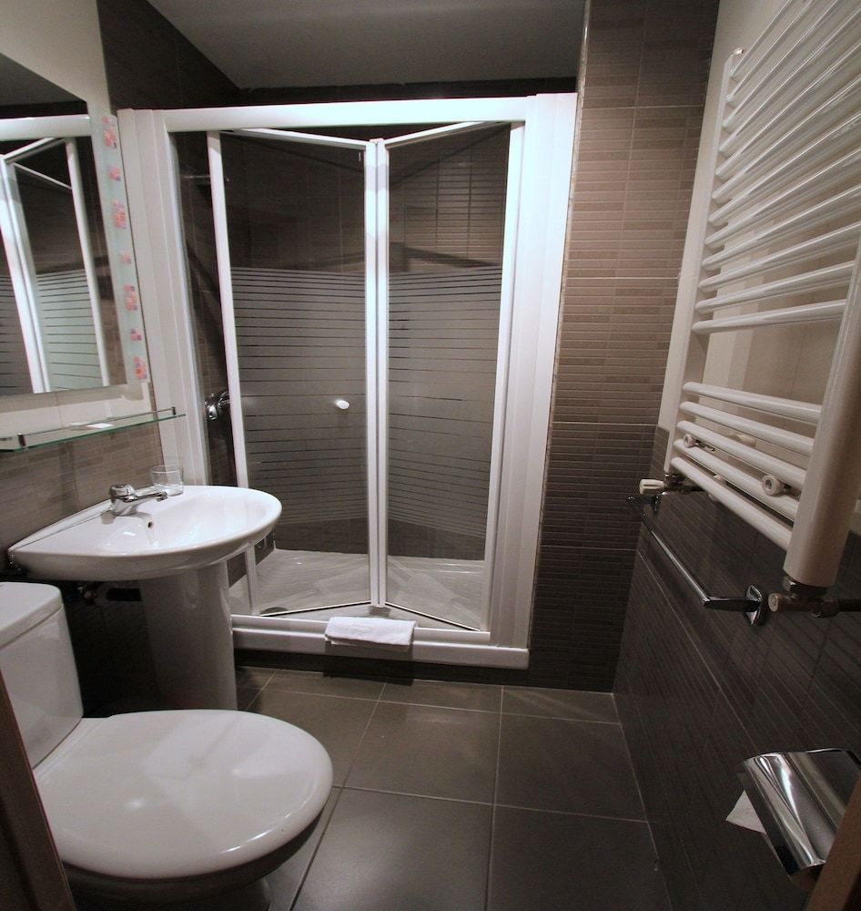 Hostal Regio Triple Room 2