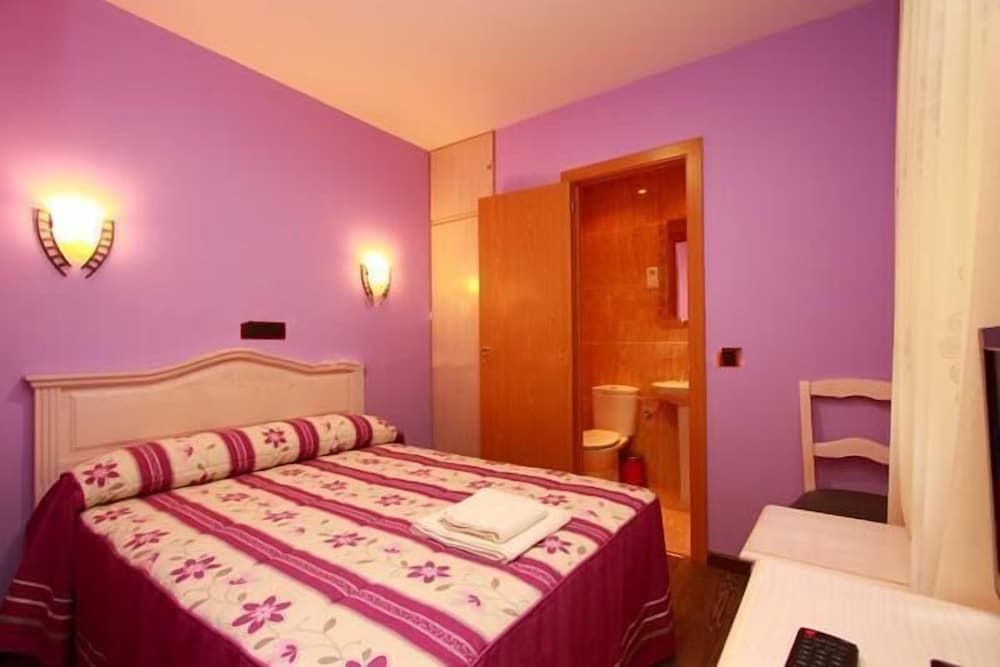 Hostal Regio Single Room 4
