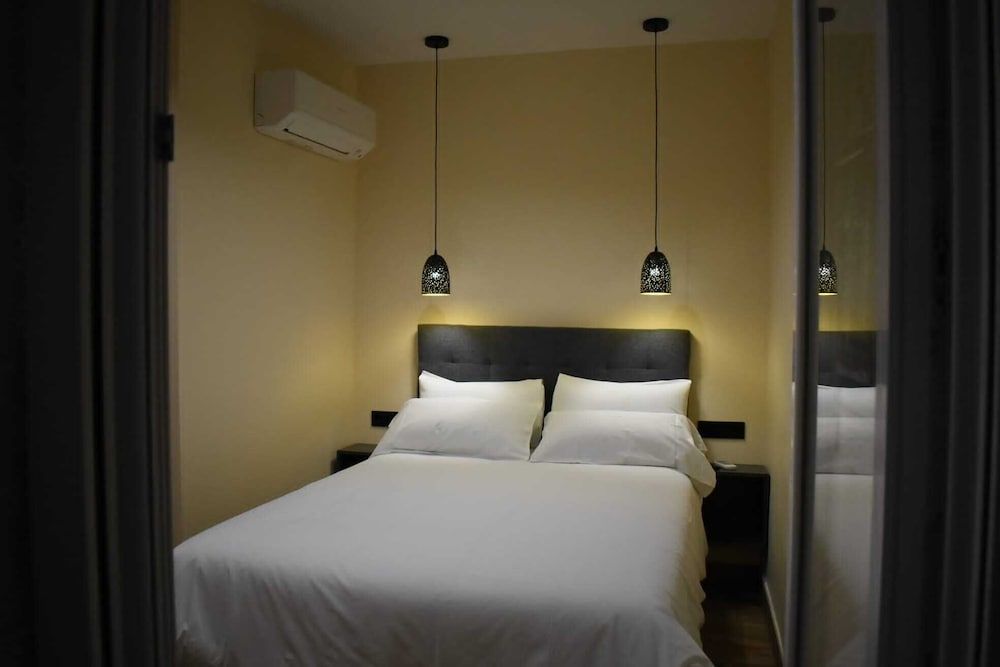 undefined PACOROOMS 8