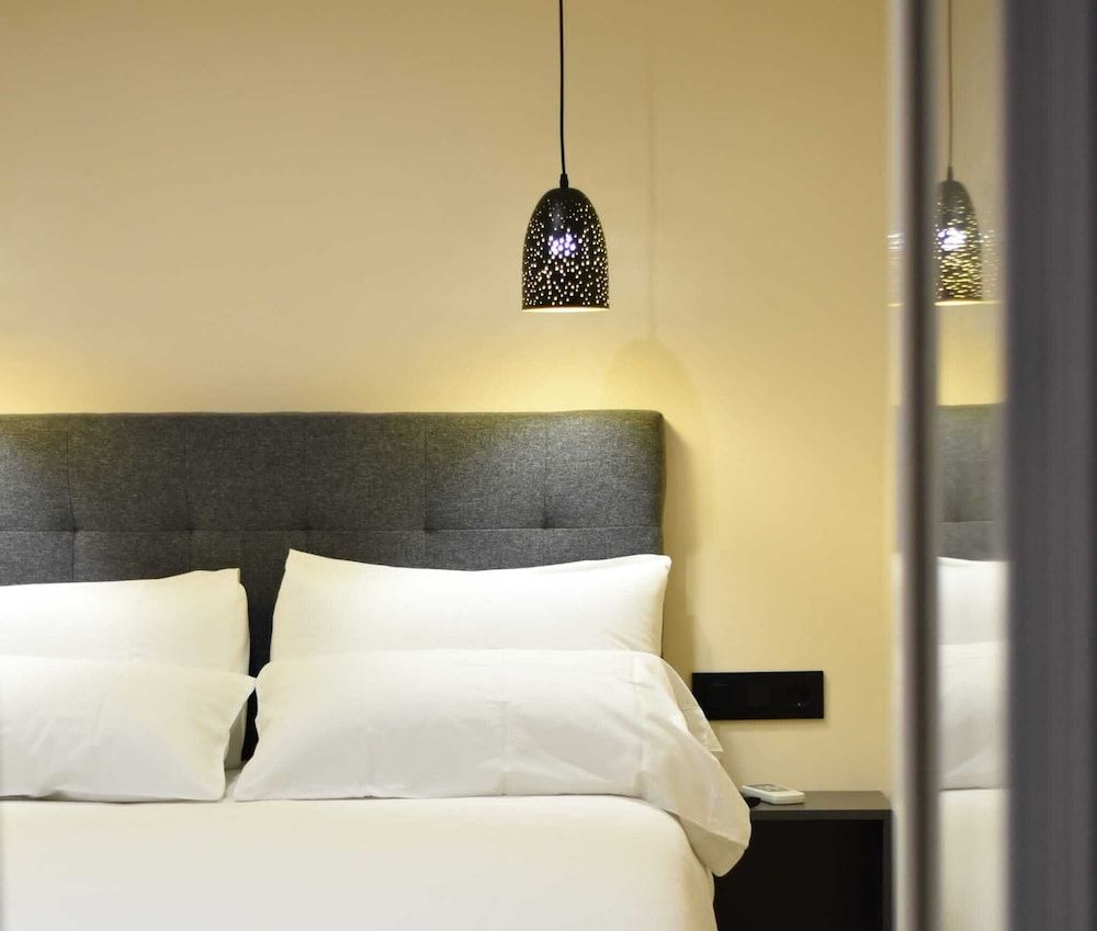 undefined PACOROOMS 6