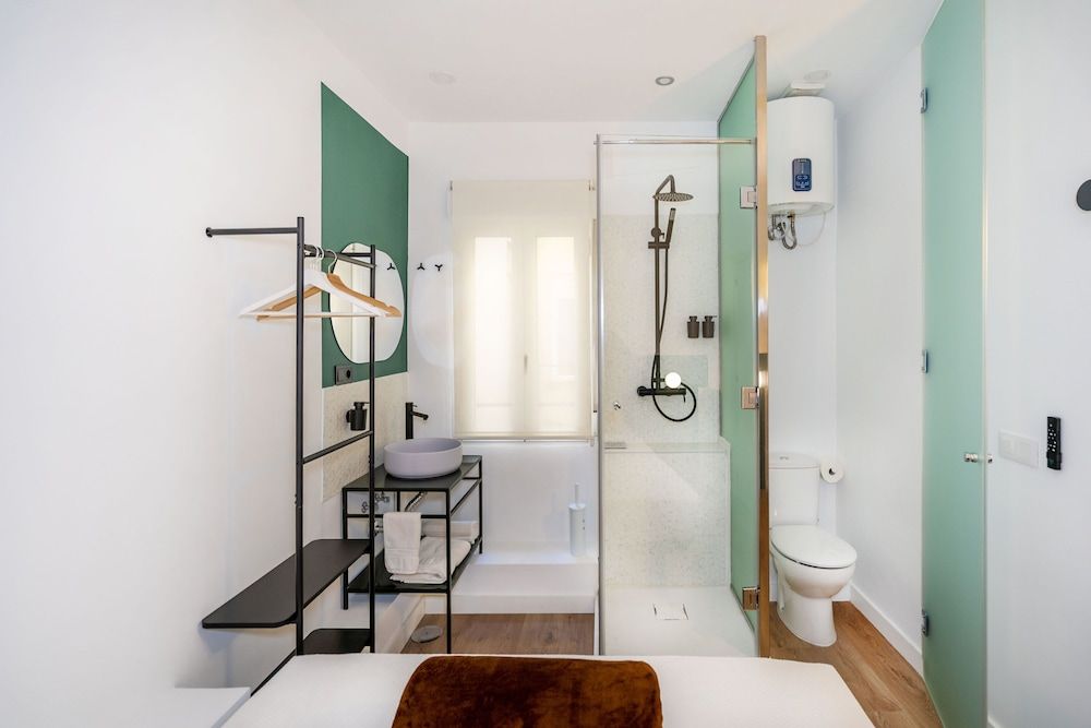 AngelitoMAD Double Room 6