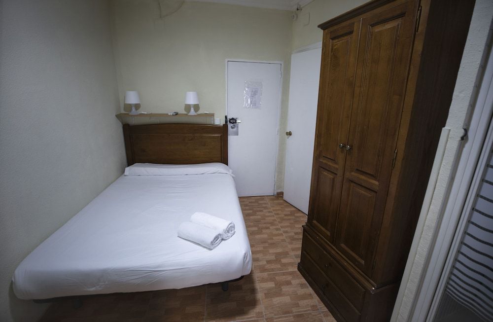 Hostal MYD Los Perales Double Room 10