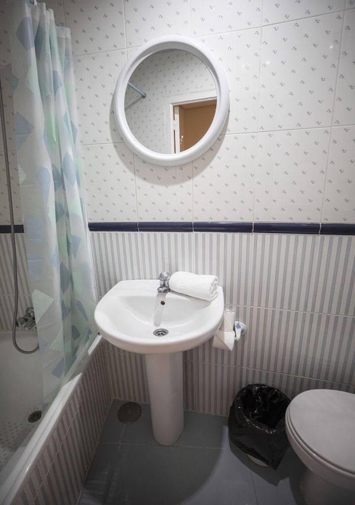 Hostal MYD Los Perales Double Room 15