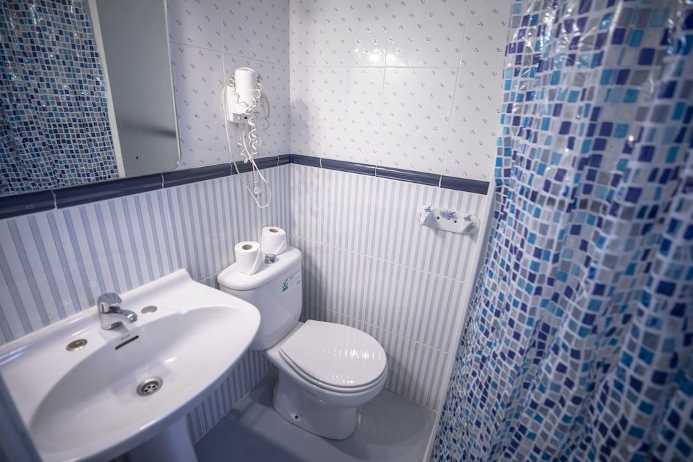 Hostal MYD Los Perales Double Room 18