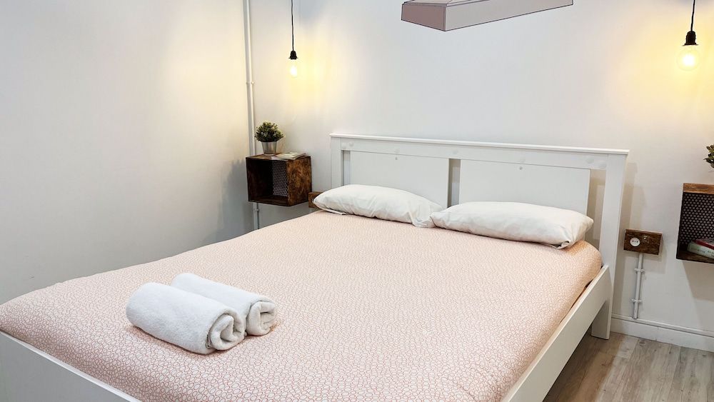 Way Hostel Madrid Triple Room, Private Bathroom 5