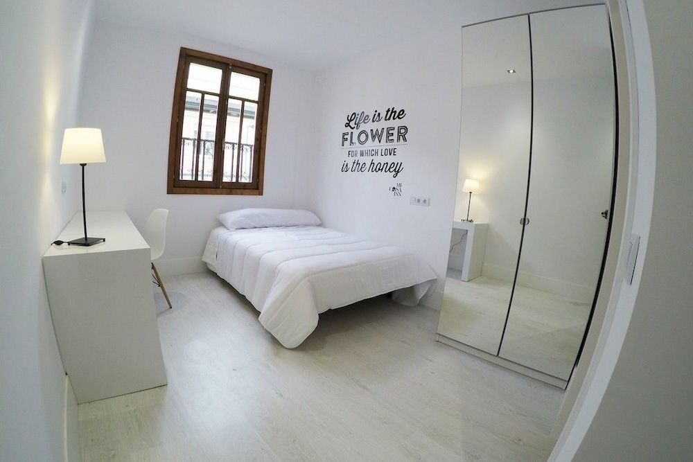 Mi Casa Inn - Residencia Gran Vía - Hostel Deluxe Room