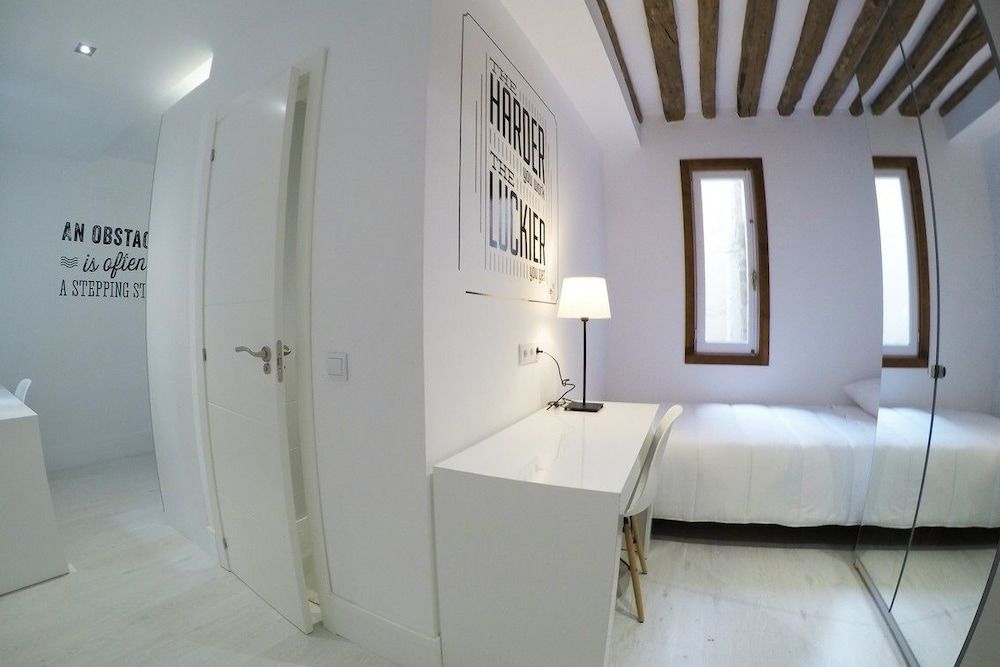 Mi Casa Inn - Residencia Gran Vía - Hostel Double Room 5