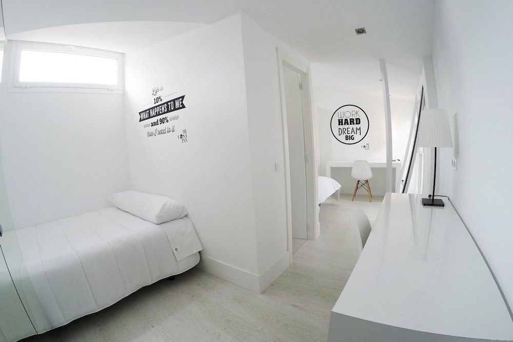 undefined Mi Casa Inn - Residencia Gran Vía - Hostel 8