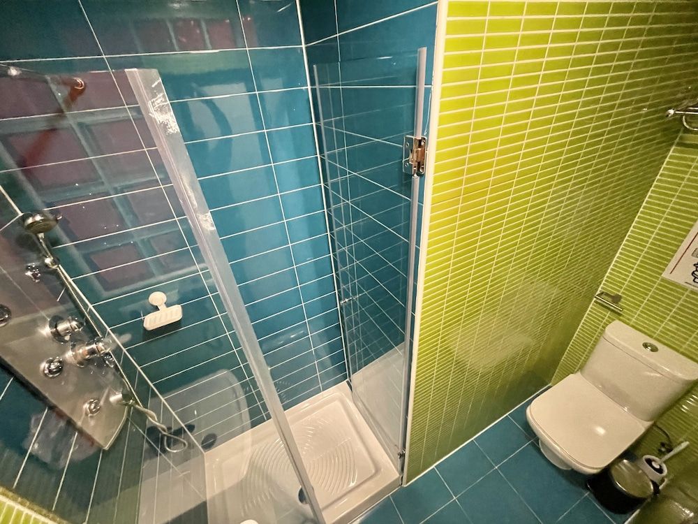 undefined Opera Rooms 6