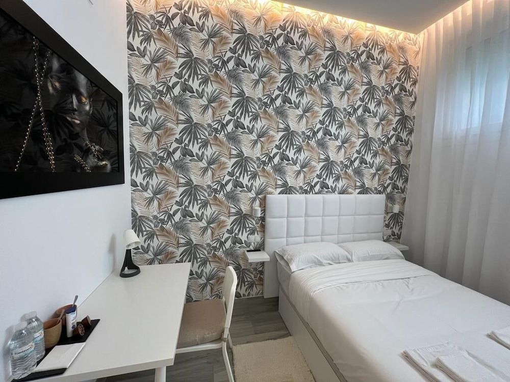 CH Tanez Carolina Deluxe Room (Bruselas) 4