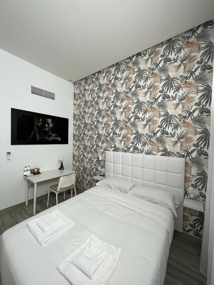 CH Tanez Carolina Deluxe Room (Bruselas) 3