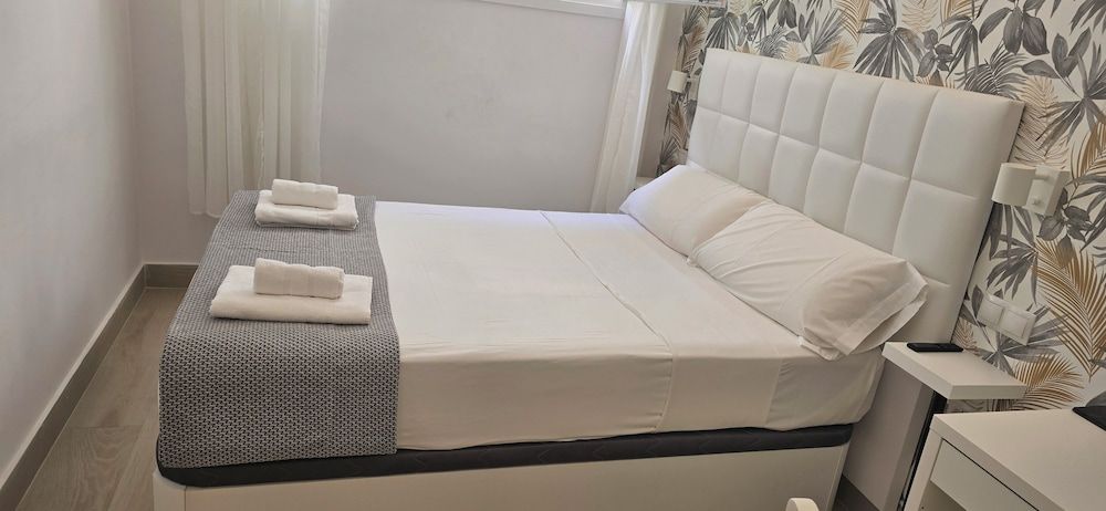 undefined CH Tanez Carolina 2