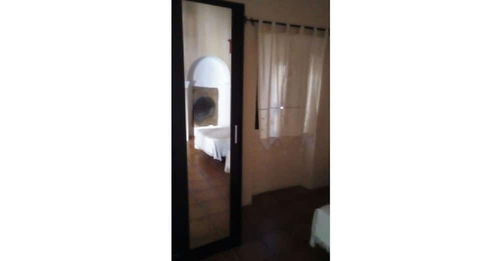 Deluxe Twin Room, City View (El Redoble)