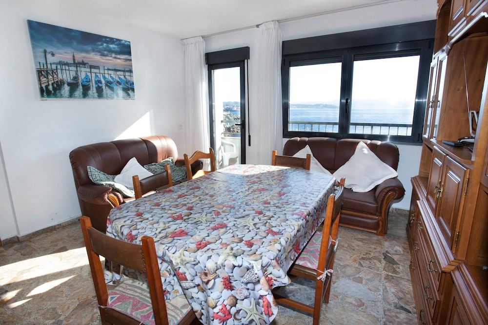 Family Apartment, 3 Bedrooms, Sea View