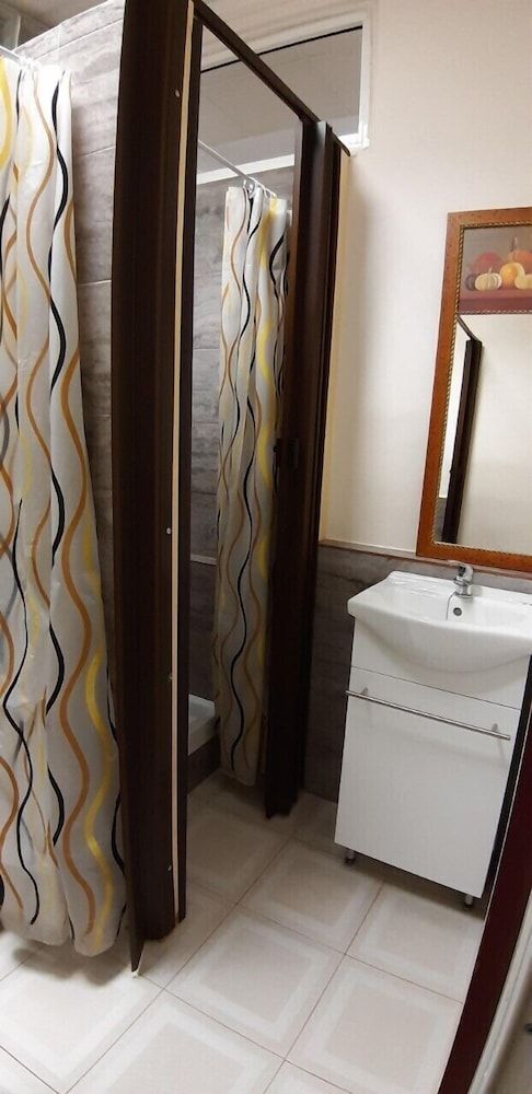 Quadruple Room, Shared Bathroom (Nuestra 180)