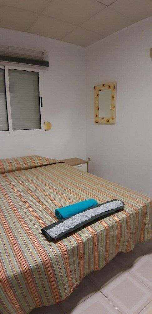 Double Room, Shared Bathroom (150)