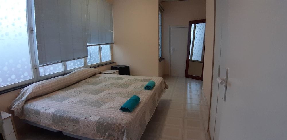 Double Room (5)