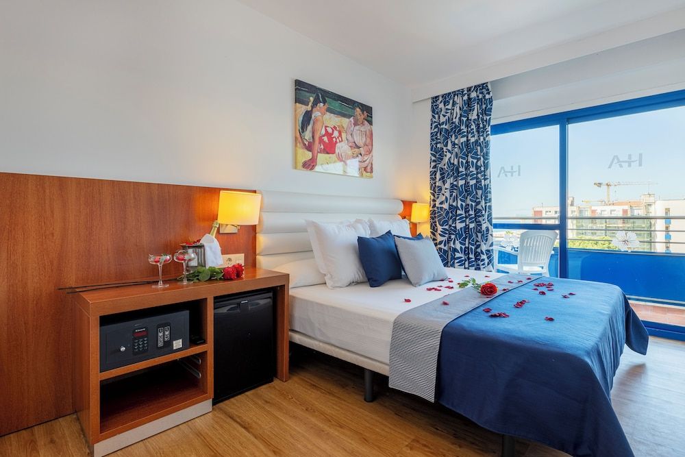Superior Double Room, Pool View (2 adults)