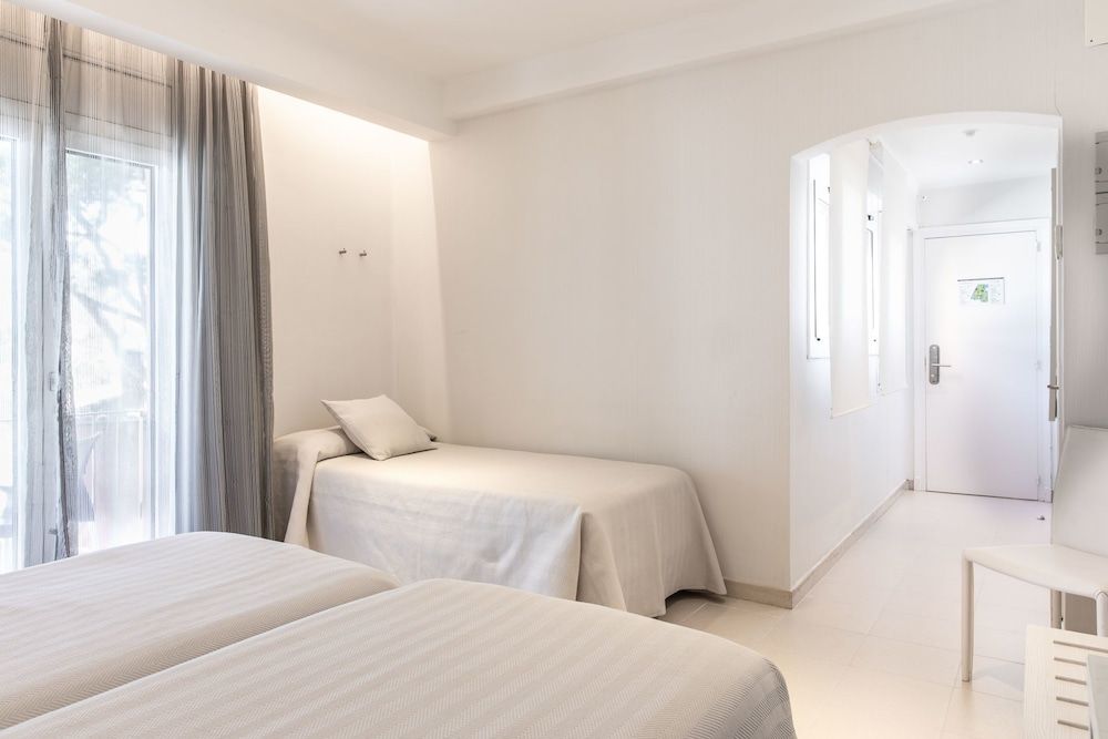 Triple Room, Balcony