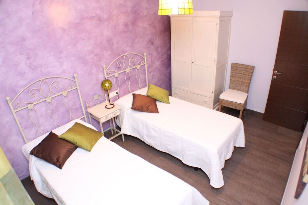 Twin Room, Shared Bathroom