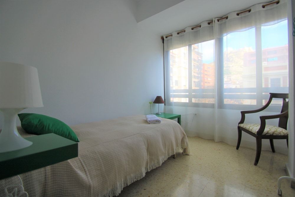 Apartamento CasaTuris Teatro Principal Apartment, 3 Bedrooms, Balcony 3