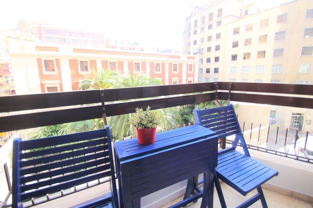 Apartamento CasaTuris Teatro Principal Apartment, 3 Bedrooms, Balcony 8
