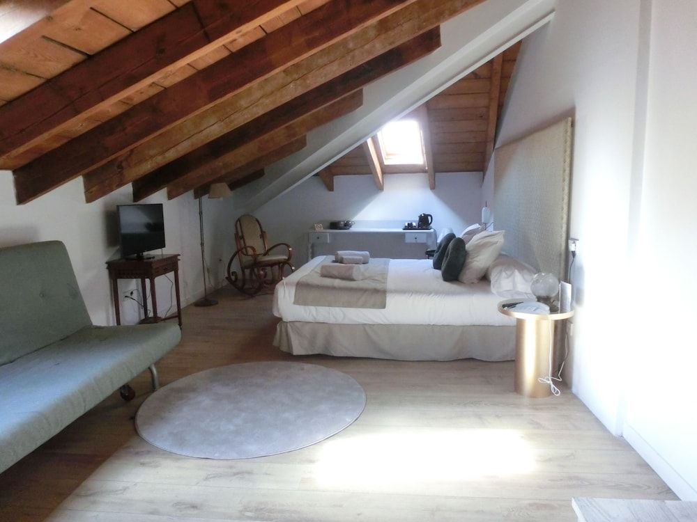 Hotel Les Monges Palace Boutique Family Room 6