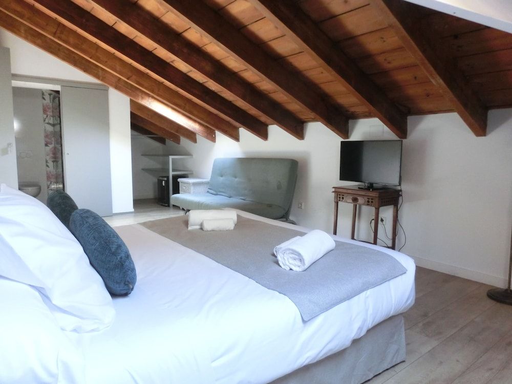 Hotel Les Monges Palace Boutique Family Room 2