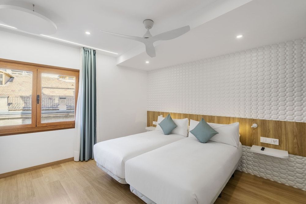 Odyssey Rooms Standard Double Room, 2 Twin Beds (NO access to Pool/Rooftop)