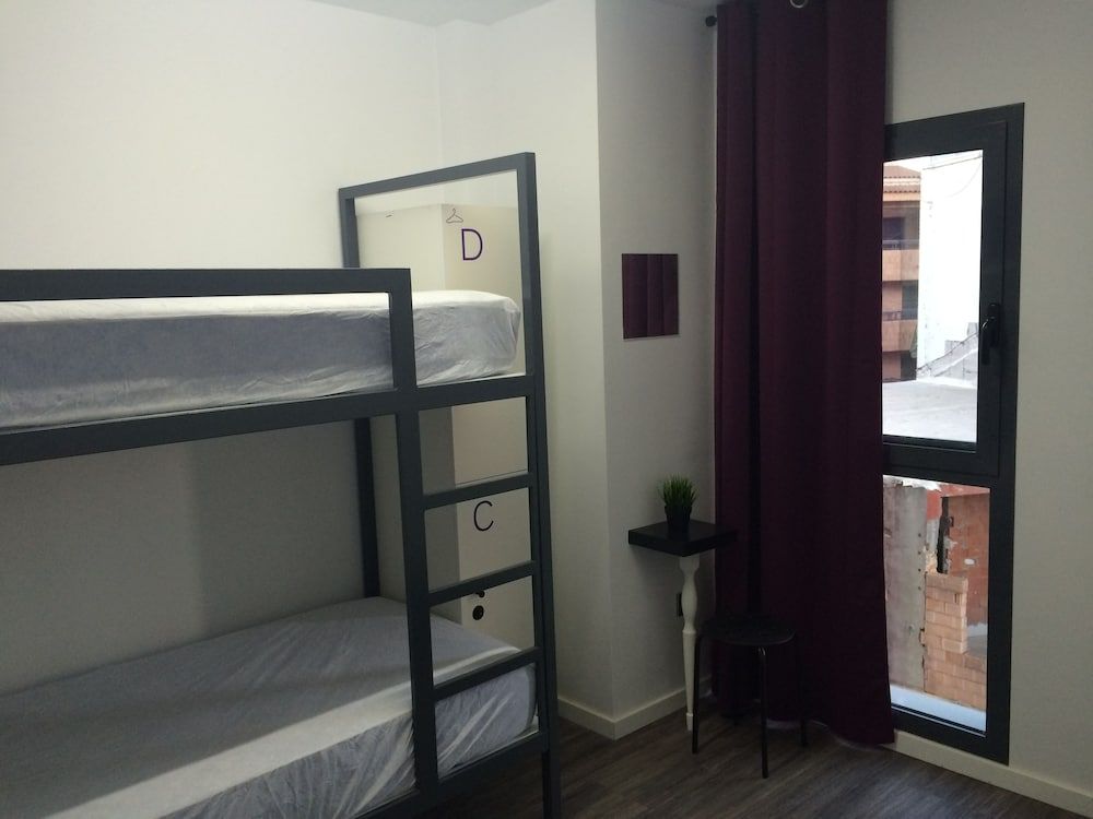 undefined Chameleon Hostel 4