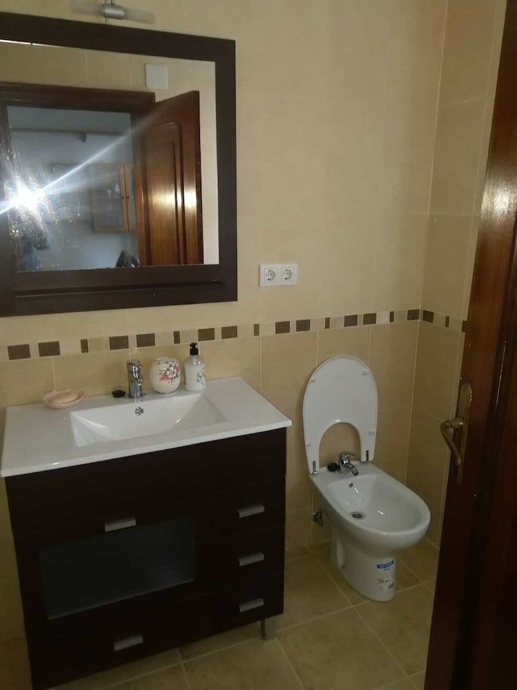 Tropic Rooms Room, Shared Bathroom (M1) 6