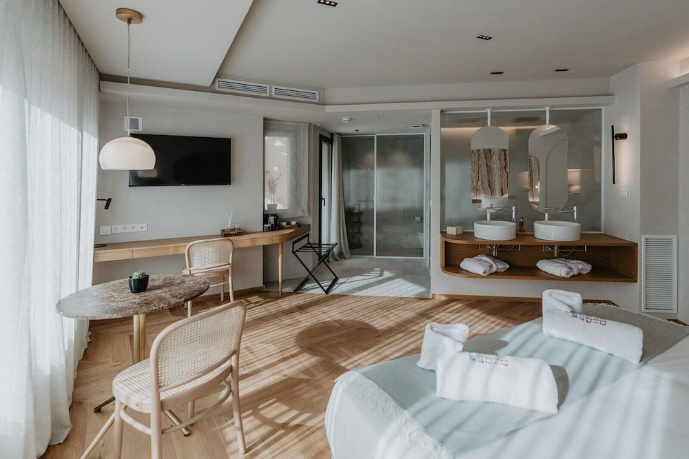 Hotel Boutique Petit Luxe Deluxe Suite 10