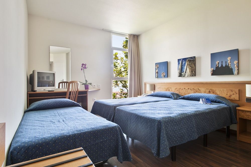 Crisol Quality Reus Triple Room 4