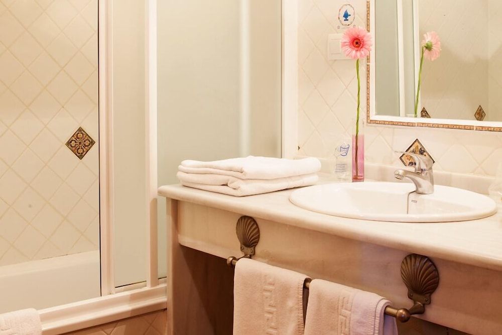 Hotel Mesón de la Molinera Superior Twin Room, Lake View 2