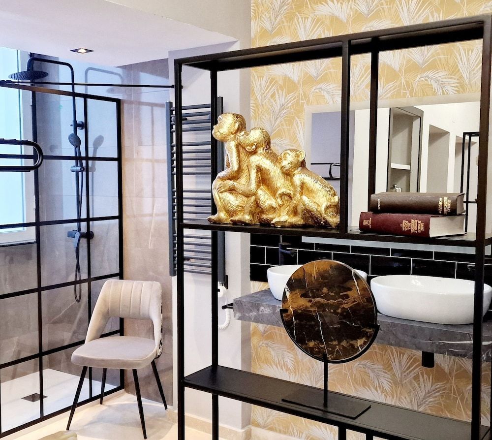 Boutique Suites Design Suite, 1 Queen Bed, Non Smoking, City View (San Pedro) 3