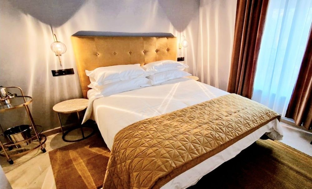 Boutique Suites Design Suite, 1 Queen Bed, Non Smoking, City View (San Pedro) 2